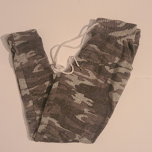 Camouflage joggers or sleepers - Picture 2 of 5